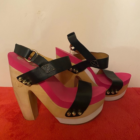 Flogg Platform Sandals (display model) - Picture 1 of 13